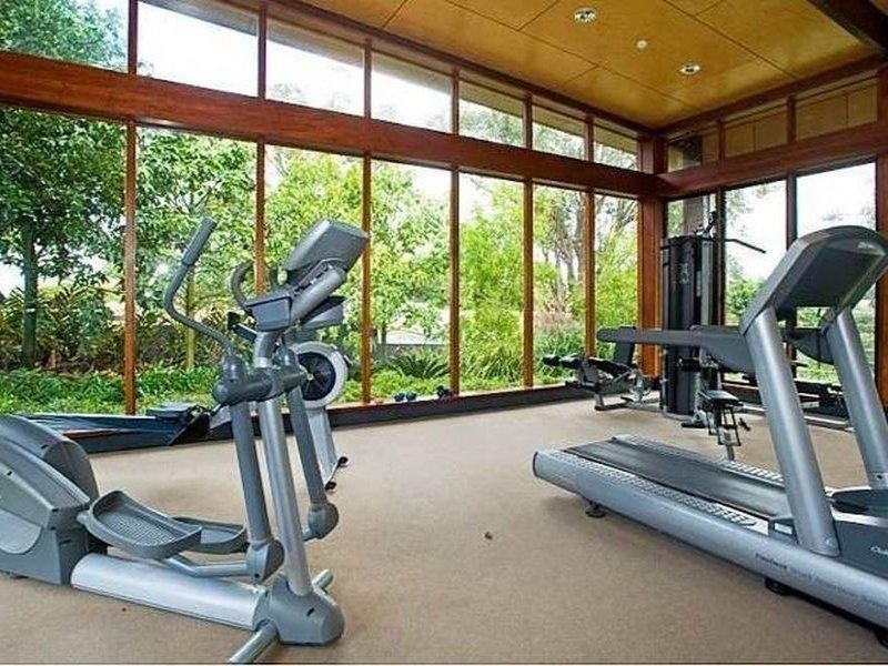 17/323 Bayview Street, Runaway Bay QLD 4216