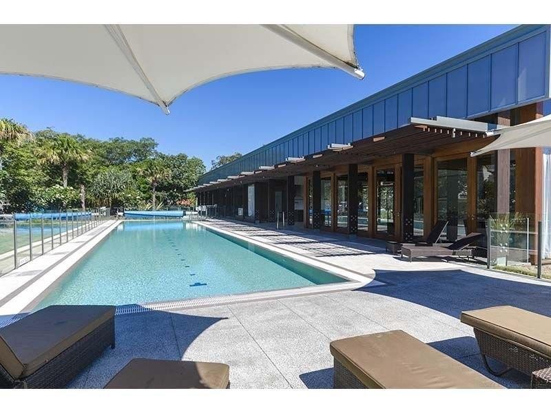 17/323 Bayview Street, Runaway Bay QLD 4216