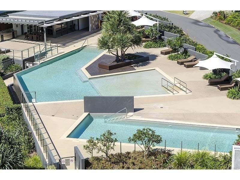 17/323 Bayview Street, Runaway Bay QLD 4216