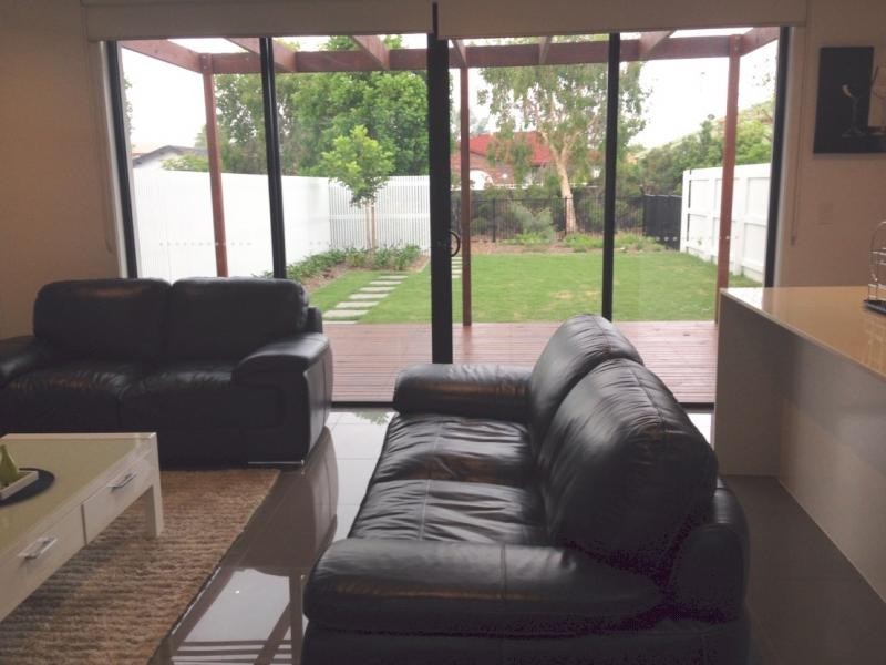 17/323 bayview Street, Hollywell QLD 4216