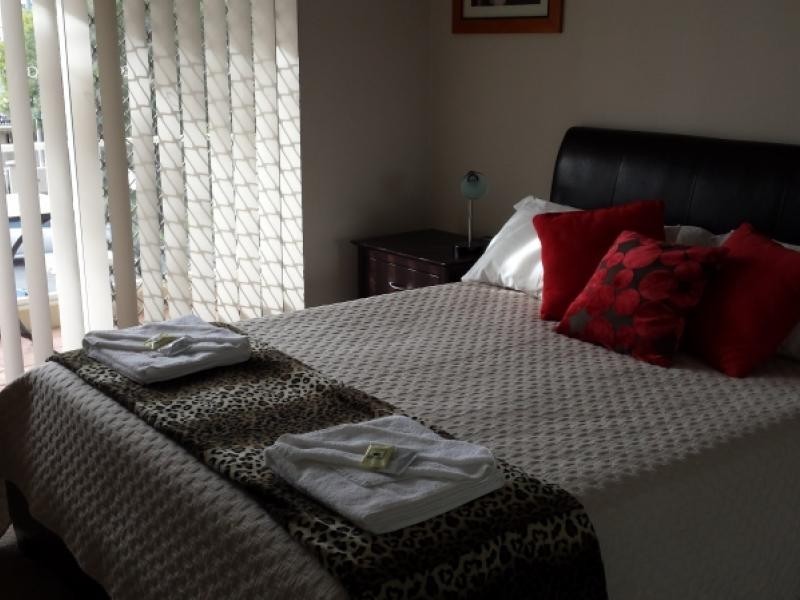 22 Jeniffer Ave, Runaway Bay QLD 4216