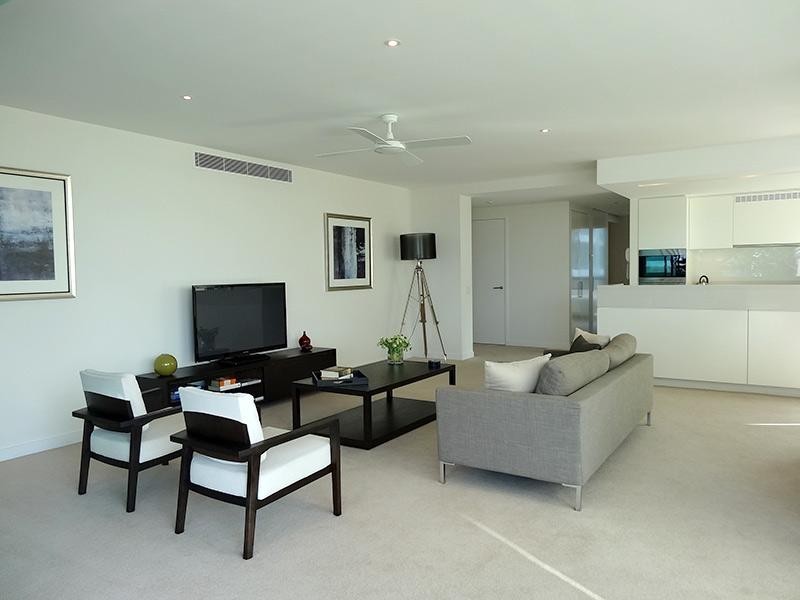 323 Bayview Street, Hollywell QLD 4216