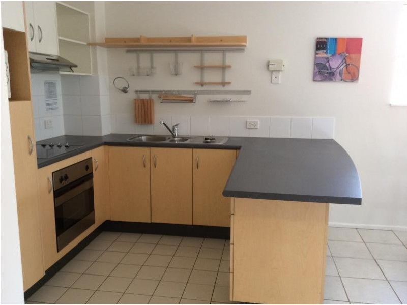 100/300 Sir Fred Schonell Drive, St Lucia QLD 4067