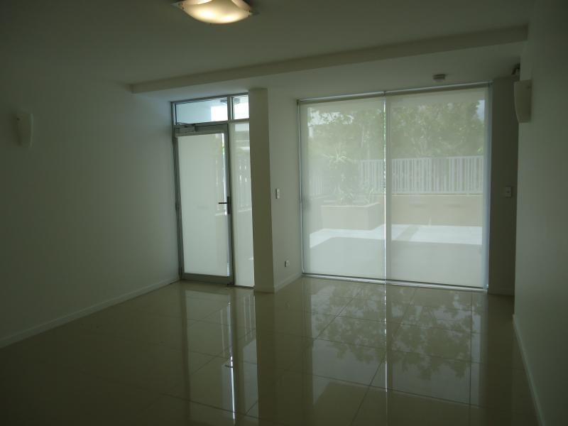 53 Darrambal, Chevron Island QLD 4217