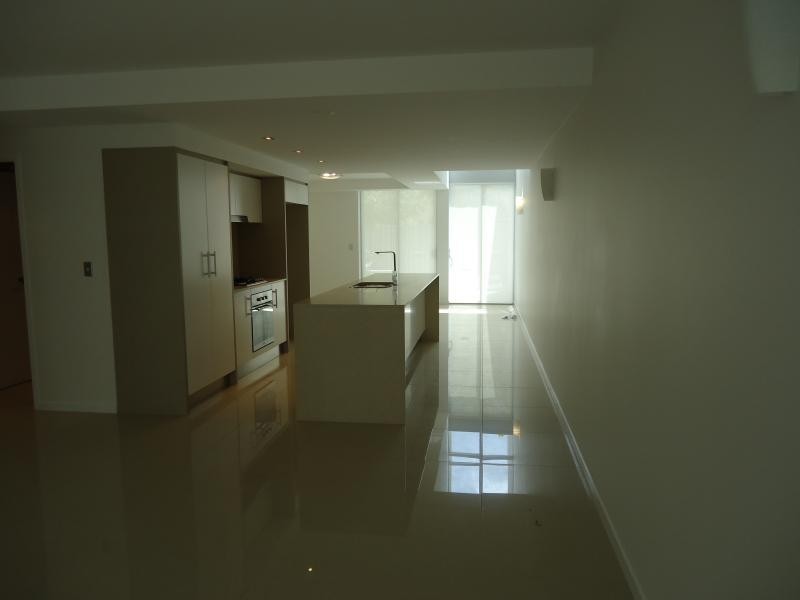 53 Darrambal, Chevron Island QLD 4217