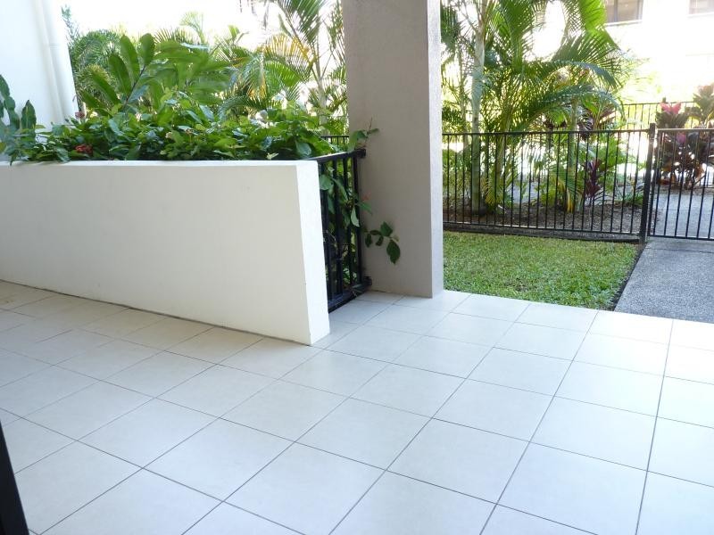 1/ 6-24 Henry Street, West End QLD 4810