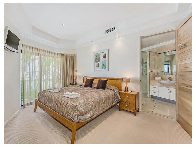 2/8 Marina Walk, Alexandra Headland QLD 4572