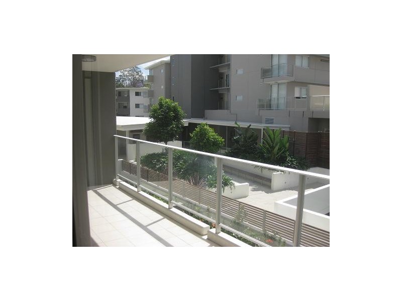 10 /95 Clarence Road, Indooroopilly QLD 4068