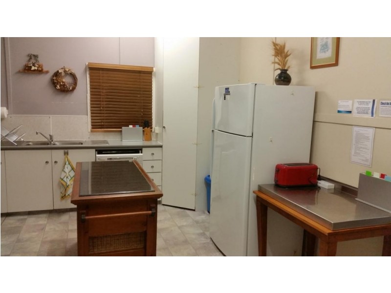 12 Amelia Street, West Gladstone QLD 4680