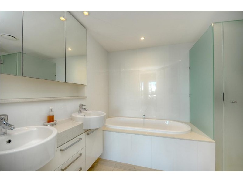 6303/323 Bayview Street, Hollywell QLD 4216