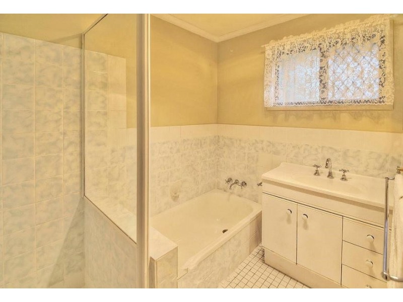 18 Jales St, Sunnybank Hills QLD 4109