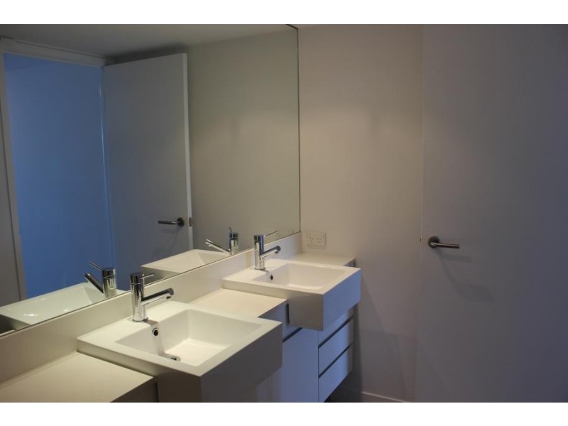 5 Lawson Street, Southport QLD 4215