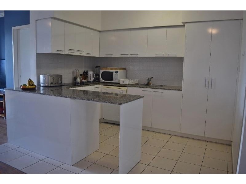 28/98 University Drive, Varsity Lakes QLD 4227