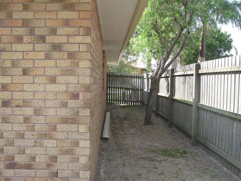TRISTANIA CRES, Urangan QLD 4655