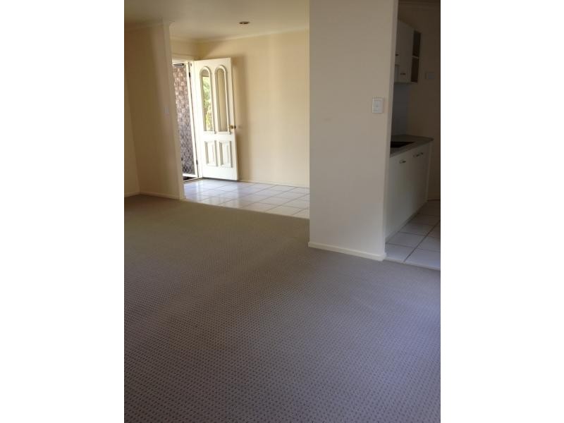 8 Michelangelo Cres, Mackenzie QLD 4156