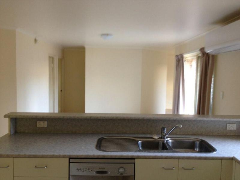 8 Michelangelo Cres, Mackenzie QLD 4156