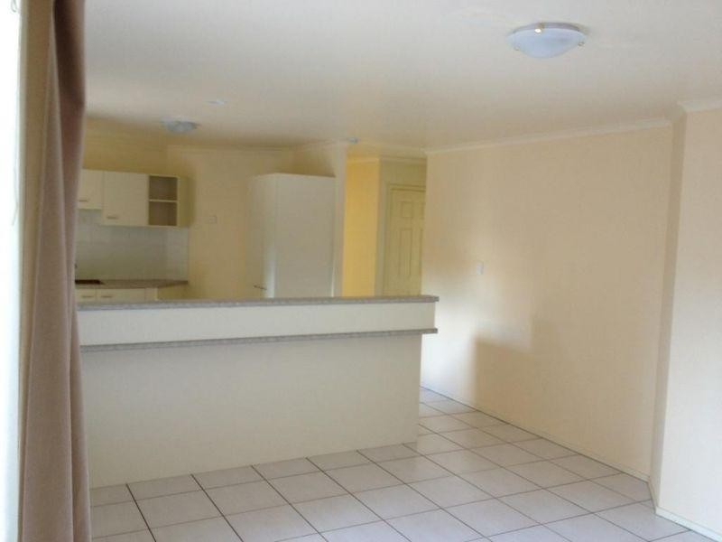 8 Michelangelo Cres, Mackenzie QLD 4156