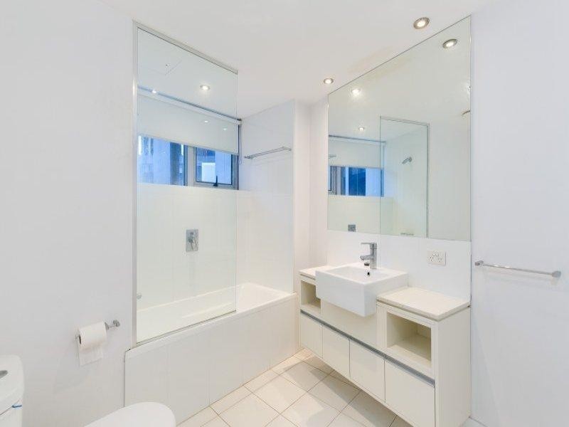 30 Macrossan Street, Brisbane QLD 4000