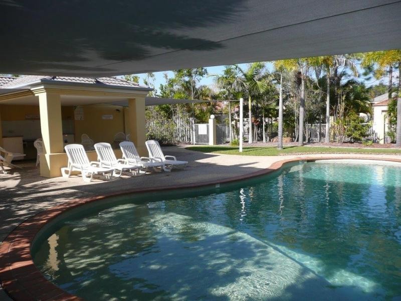 107 Arundel Drive, Arundel QLD 4214