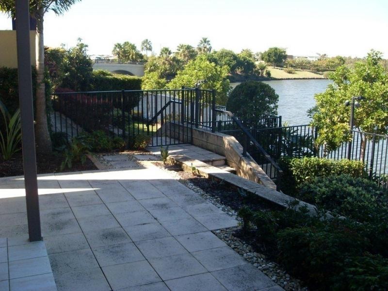3069 Quay South Drive, Carrara QLD 4211
