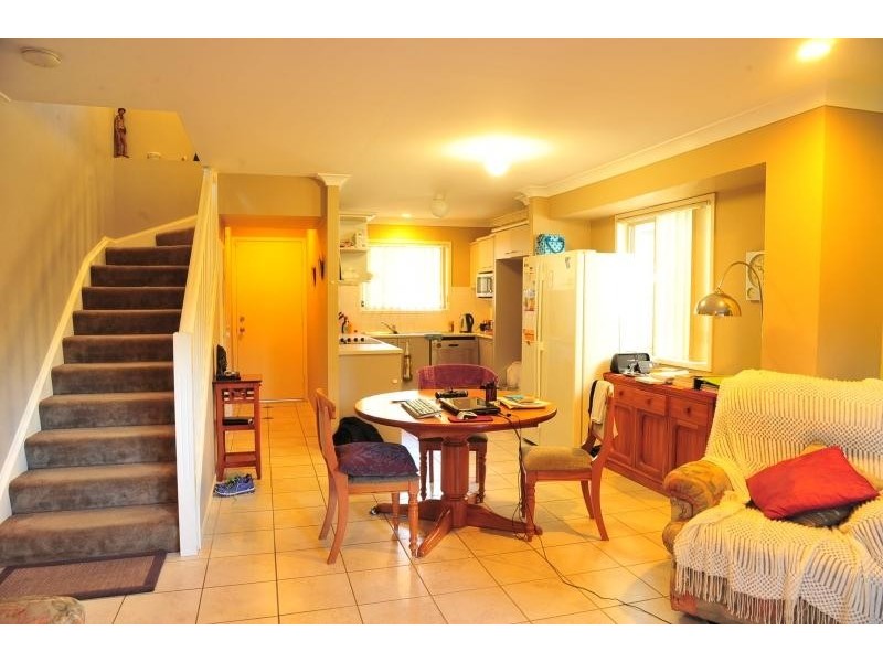 2/8 Earnshaw Street, Calamvale QLD 4116