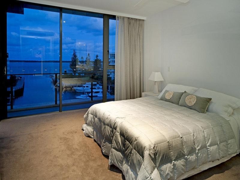 4502/323 Bayview Street, Runaway Bay QLD 4216