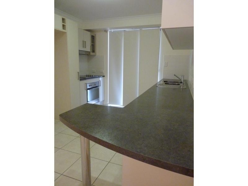 6-24 Henry Street, West End QLD 4810
