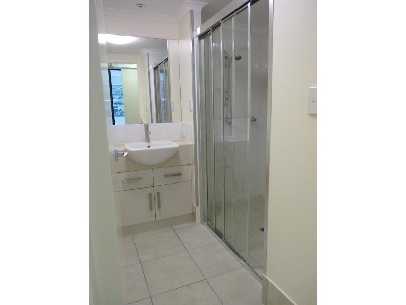 6-24 Henry Street, West End QLD 4810