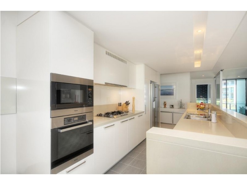 7302/323 Bayview Street, Hollywell QLD 4216