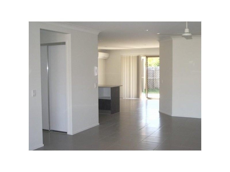 230 Pulgul St, Urangan QLD 4655