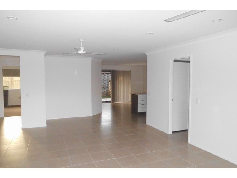 230 Pulgul St, Urangan QLD 4655