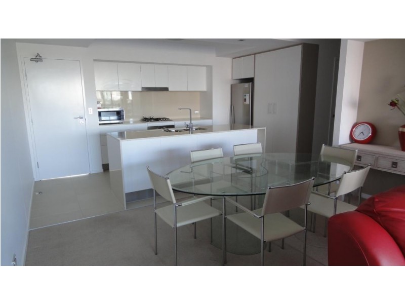 53 Darrambal, Chevron Island QLD 4217