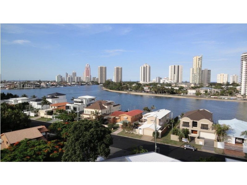 53 Darrambal, Chevron Island QLD 4217