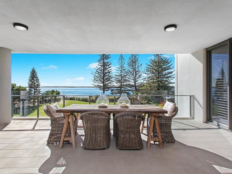 323 Bayview Street, Hollywell QLD 4216