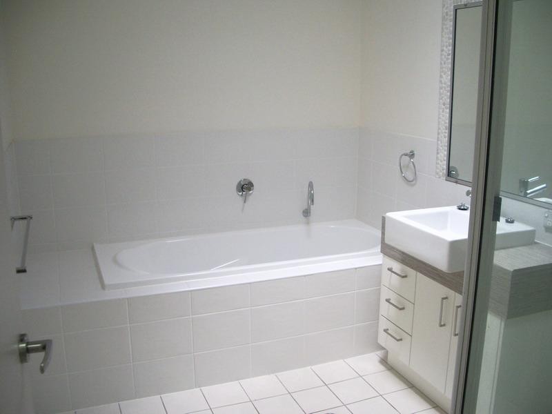 230 Pulgul St, Urangan QLD 4655