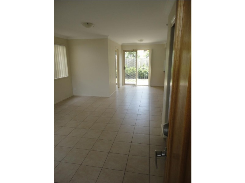 27 Johnston Street, Carina QLD 4152