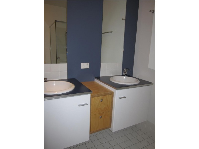 61/2 Arbour Avenue, Robina QLD 4226