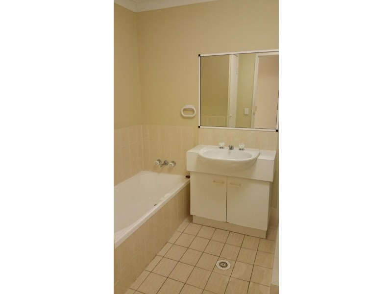 112/128 Benowa Road, Southport QLD 4215