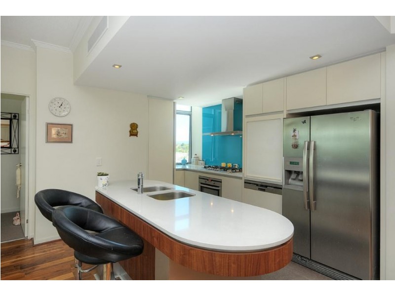 20 Bayview Street, Runaway Bay QLD 4216