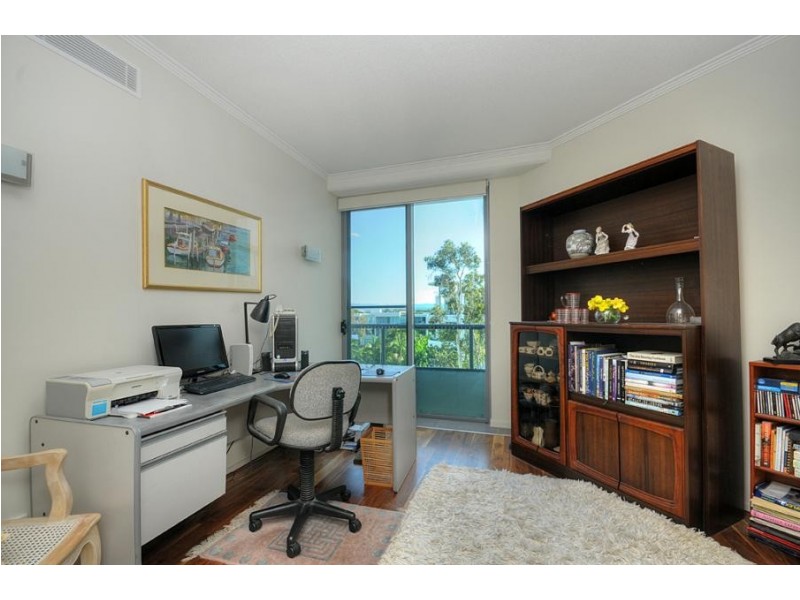 20 Bayview Street, Runaway Bay QLD 4216