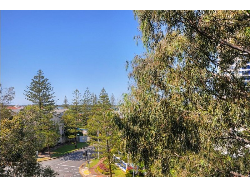 20 Bayview Street, Runaway Bay QLD 4216