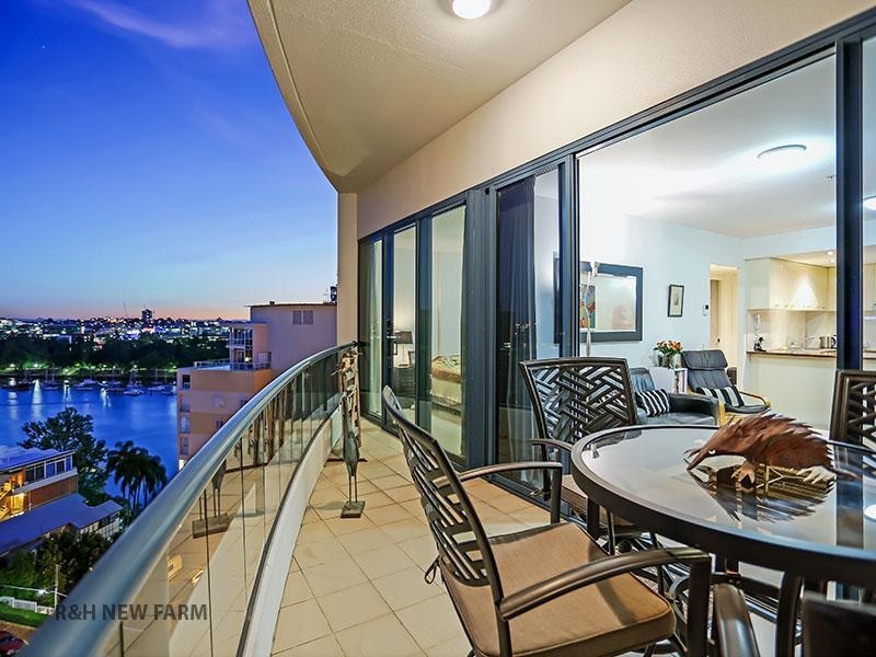 77 / 321 Main street, Kangaroo Point QLD 4169