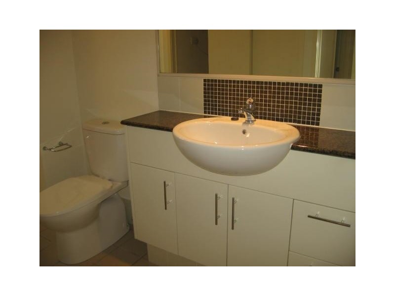 38/8 Land Street, Toowong QLD 4066