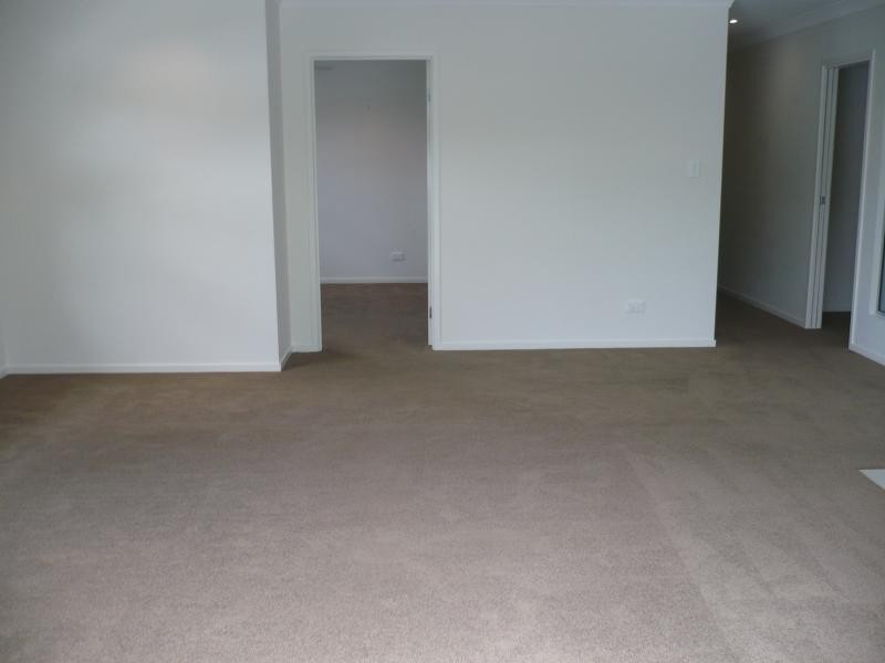 UNIT 36 / 28 CASTELLO CIRCUIT, Varsity Lakes QLD 4227