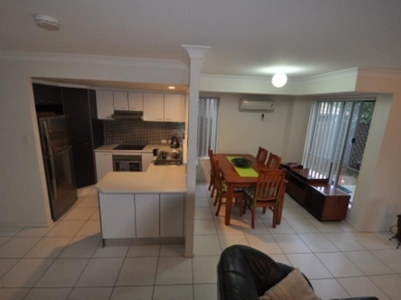 130 Jutland Street, Oxley QLD 4075