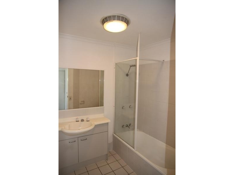 643 Pine Ridge Road, Biggera Waters QLD 4216