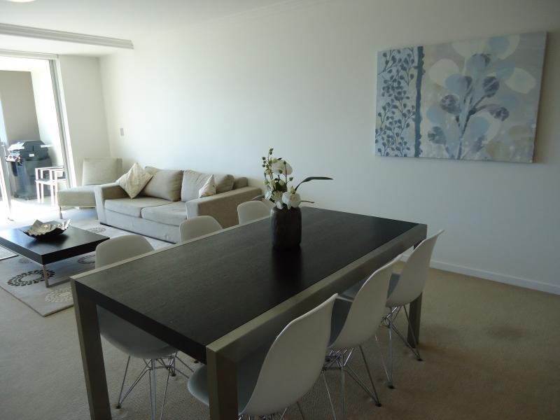 46 / 53 Darrambal, Chevron Island QLD 4217