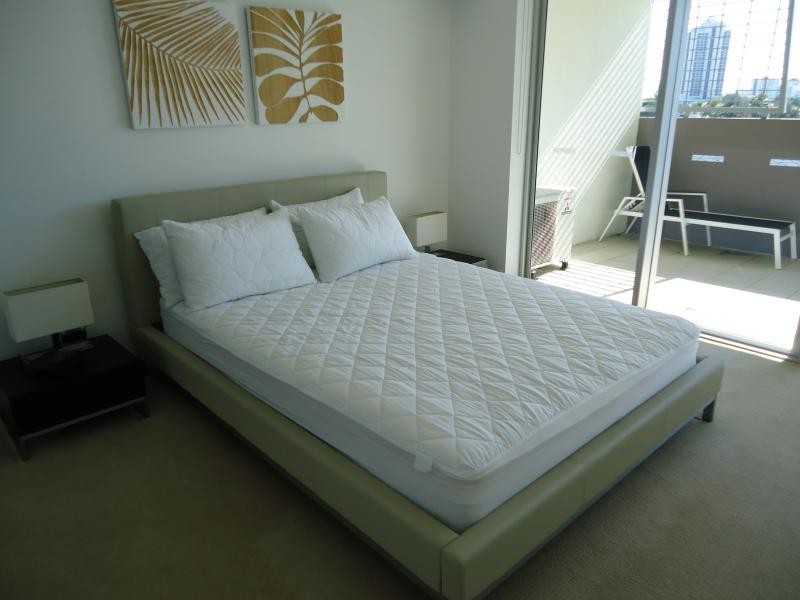 46 / 53 Darrambal, Chevron Island QLD 4217