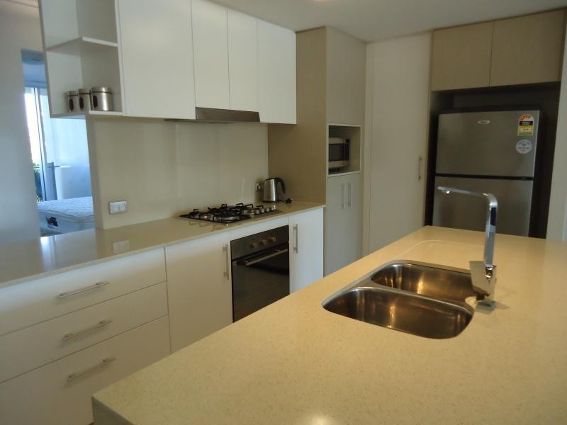 46 / 53 Darrambal, Chevron Island QLD 4217