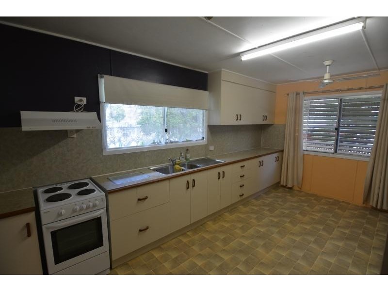 2 Brisbane Street, Barney Point QLD 4680